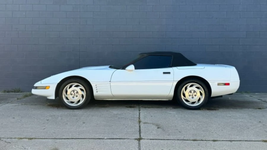 1991 Chevrolet Corvette C4 - Image 2 of 16