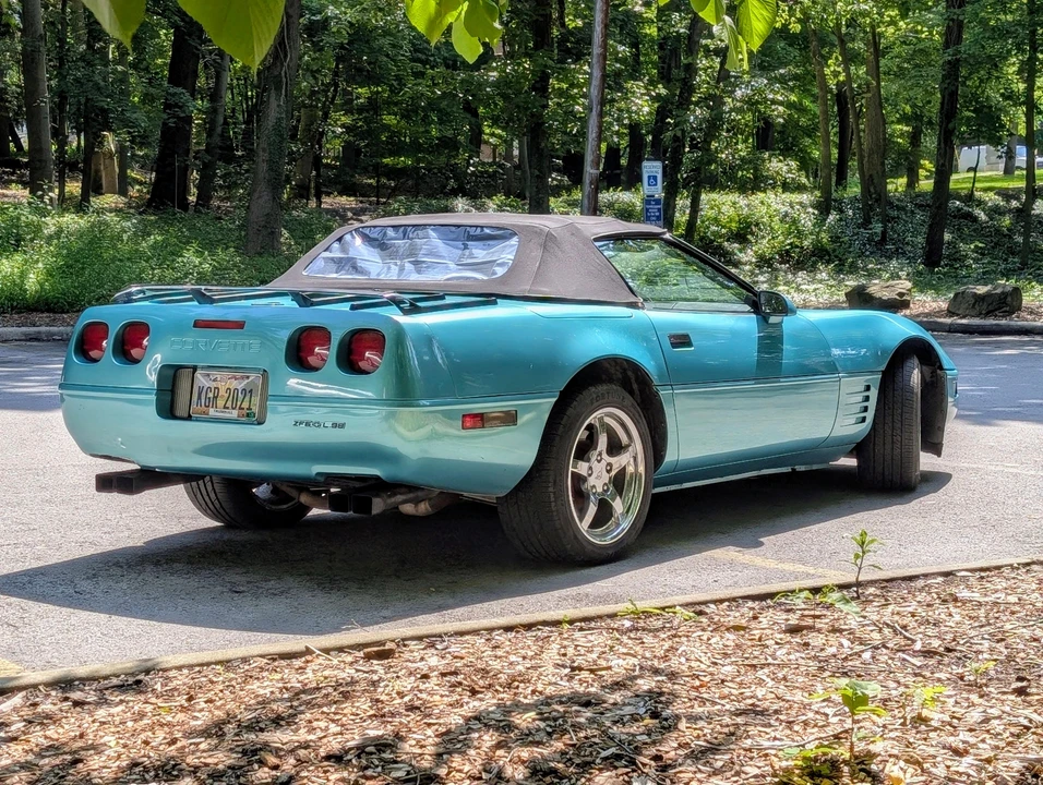 1991 Chevrolet Corvette C4 - Image 16 of 31