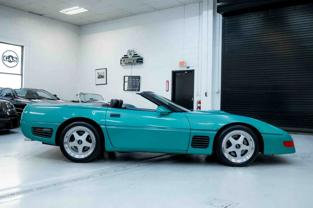 1991 Chevrolet Corvette C4 - Image 6 of 12
