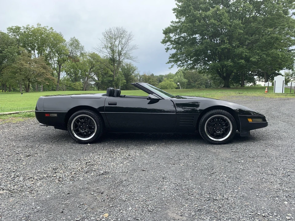 1991 Chevrolet Corvette C4 - Image 25 of 31