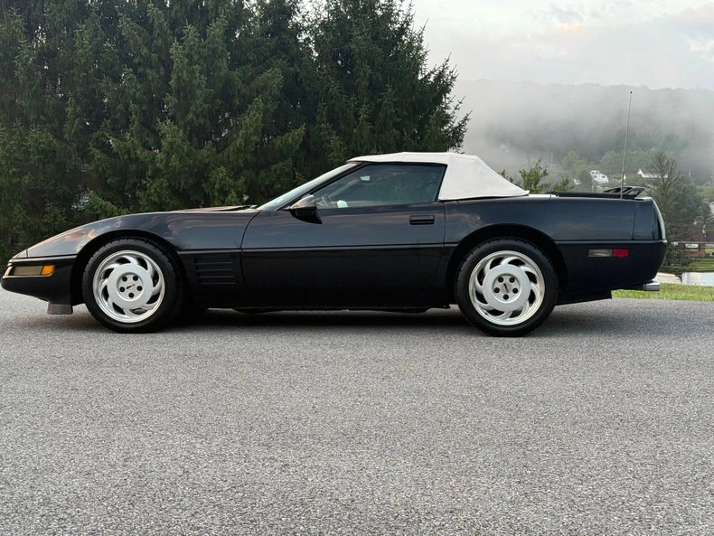 1991 Chevrolet Corvette C4 - Image 9 of 31