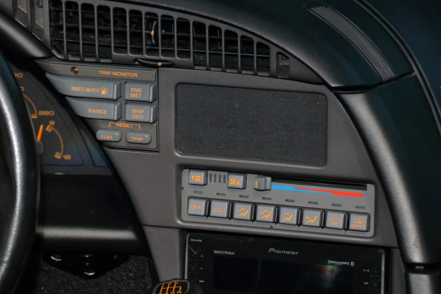 1991 Chevrolet Corvette C4 - Image 23 of 31