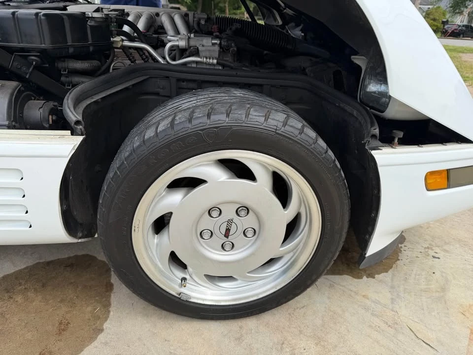1991 Chevrolet Corvette C4 - Image 13 of 20