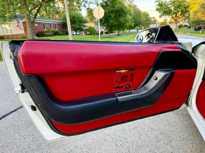 1991 Chevrolet Corvette C4 - Image 23 of 26