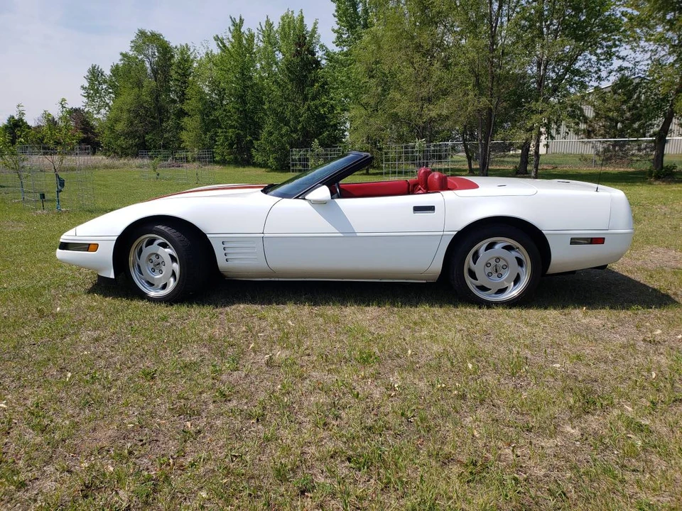 1991 Chevrolet Corvette C4 - Image 2 of 24