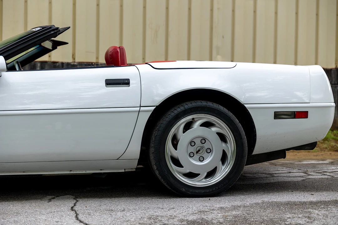 1991 Chevrolet Corvette C4 - Image 19 of 31