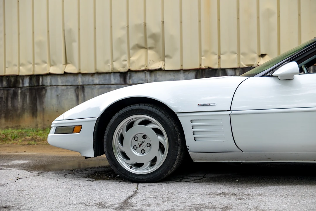 1991 Chevrolet Corvette C4 - Image 17 of 31