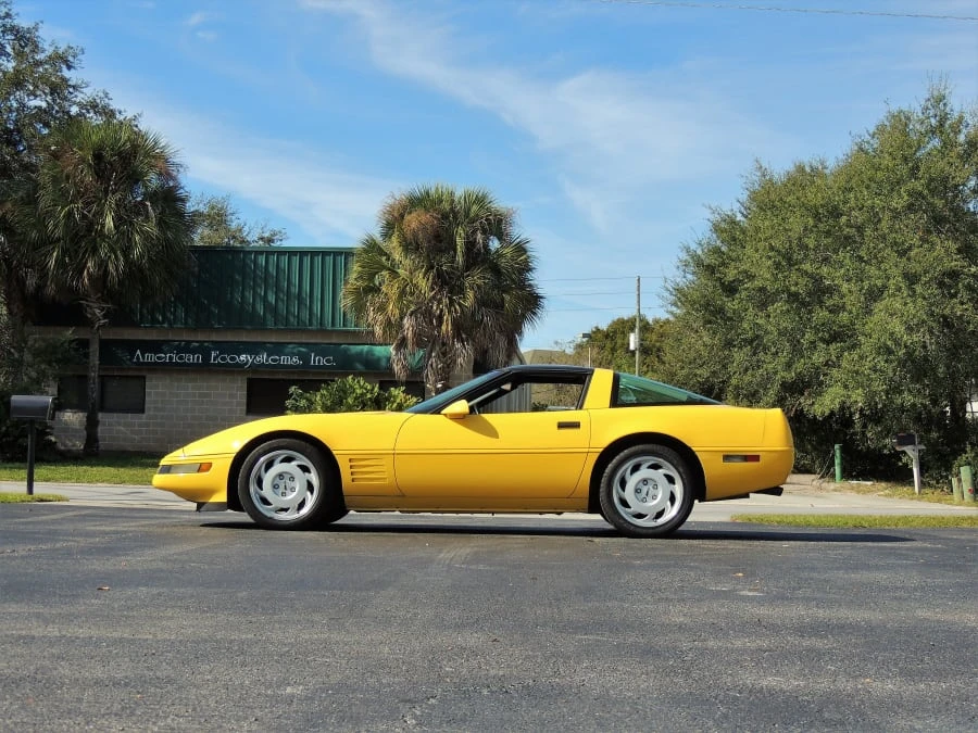 1991 Chevrolet Corvette C4 - Image 2 of 12