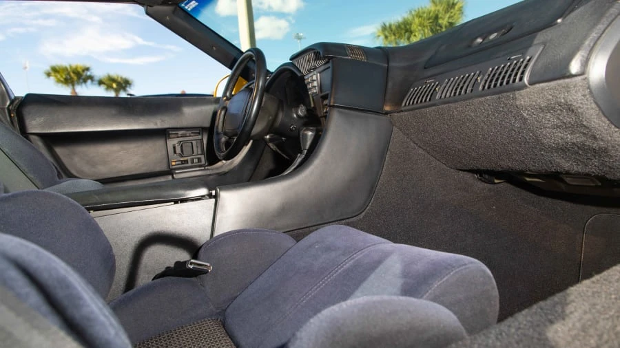 1991 Chevrolet Corvette C4 - Image 5 of 12