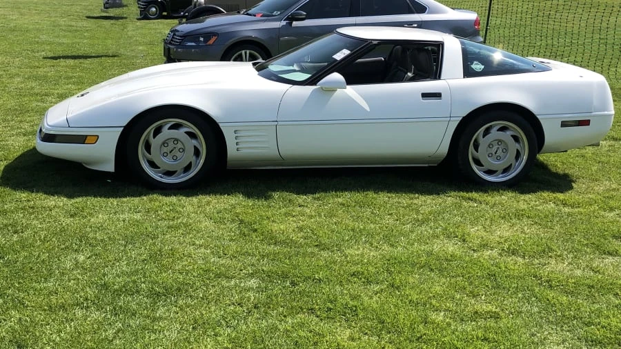 1991 Chevrolet Corvette C4 - Image 2 of 8