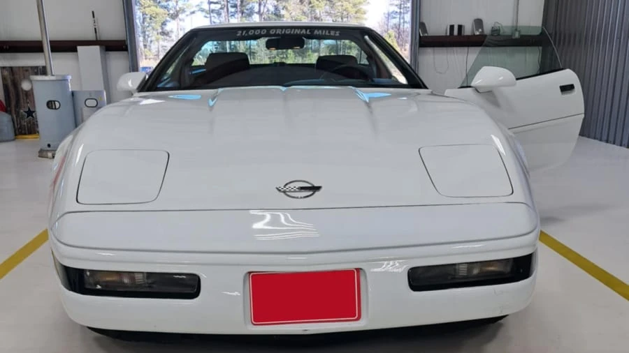 1991 Chevrolet Corvette C4 - Image 3 of 18