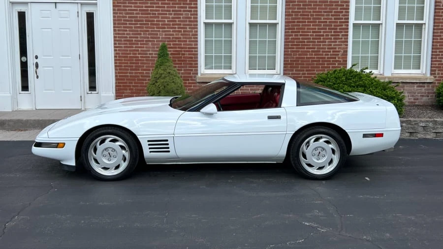 1991 Chevrolet Corvette C4 - Image 2 of 8