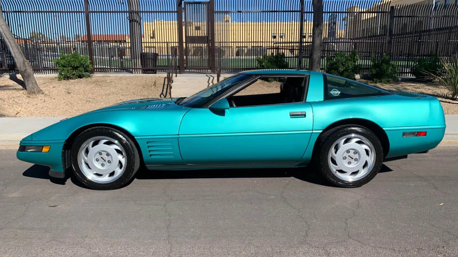 1991 Chevrolet Corvette C4 - Image 6 of 6
