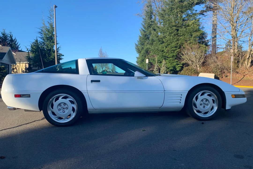 1991 Chevrolet Corvette C4 - Image 12 of 31