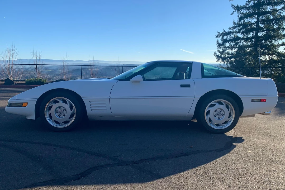 1991 Chevrolet Corvette C4 - Image 8 of 31