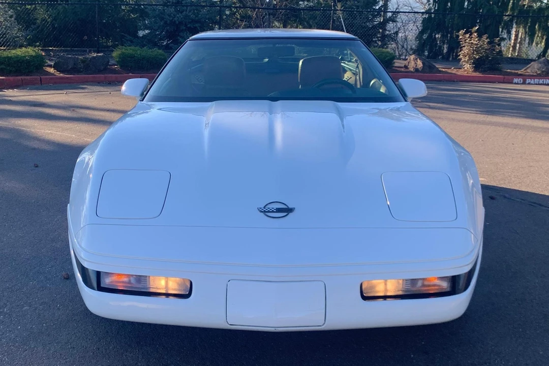 1991 Chevrolet Corvette C4 - Image 2 of 31