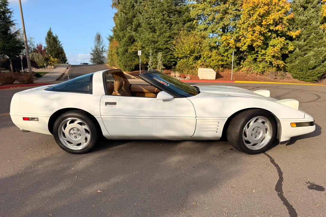 1991 Chevrolet Corvette C4 - Image 3 of 31