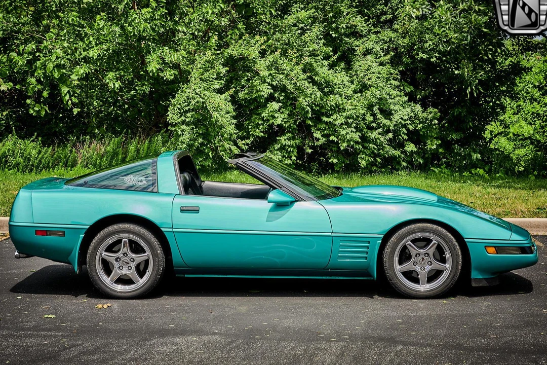 1991 Chevrolet Corvette C4 - Image 25 of 31