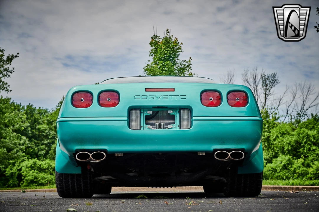 1991 Chevrolet Corvette C4 - Image 19 of 31