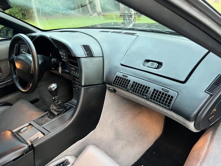 1991 Chevrolet Corvette C4 - Image 28 of 31