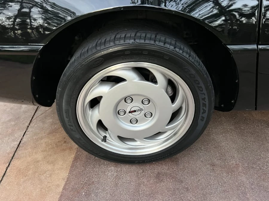 1991 Chevrolet Corvette C4 - Image 15 of 31