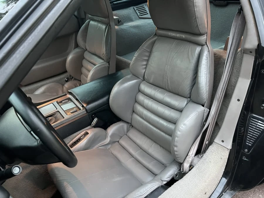 1991 Chevrolet Corvette C4 - Image 20 of 31