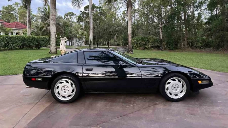 1991 Chevrolet Corvette C4 - Image 2 of 31