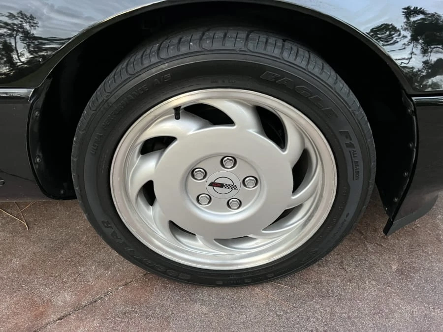 1991 Chevrolet Corvette C4 - Image 17 of 31
