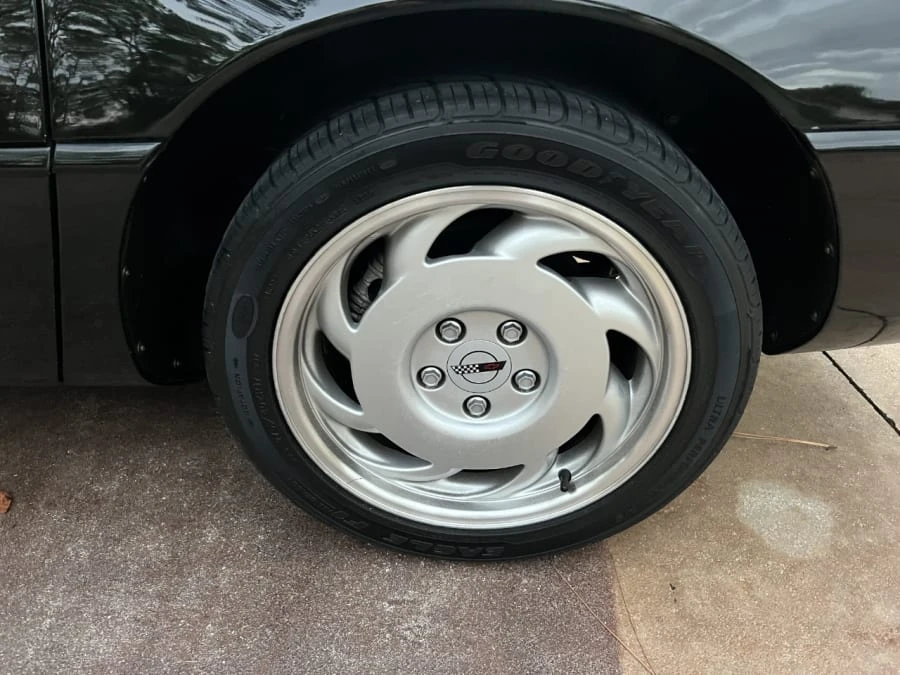 1991 Chevrolet Corvette C4 - Image 16 of 31