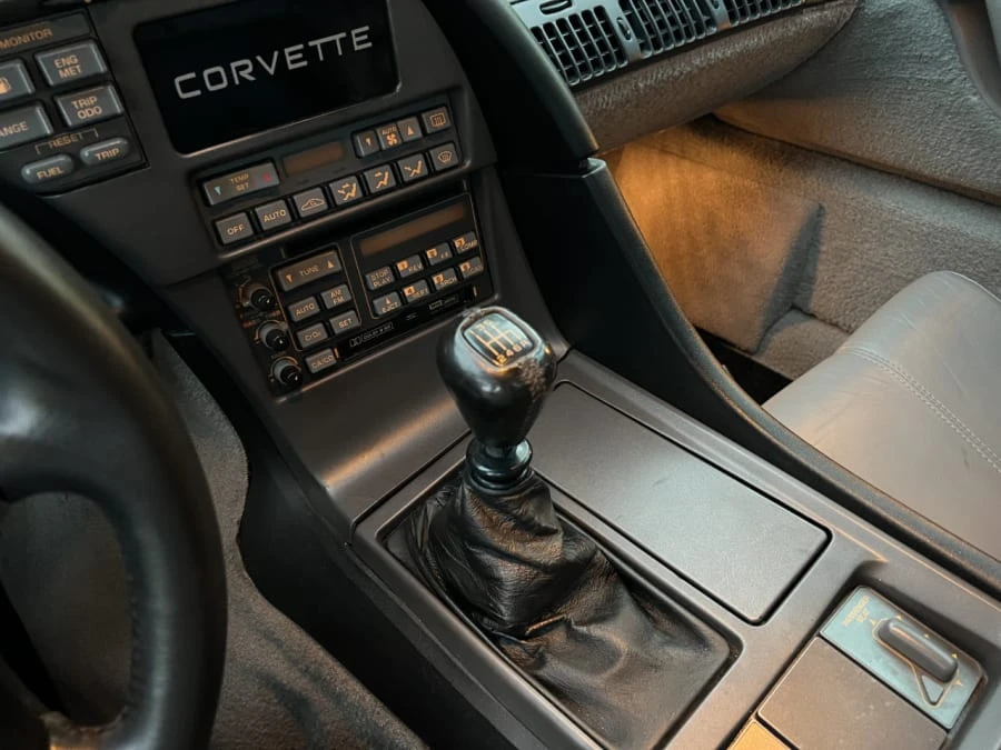 1991 Chevrolet Corvette C4 - Image 23 of 31
