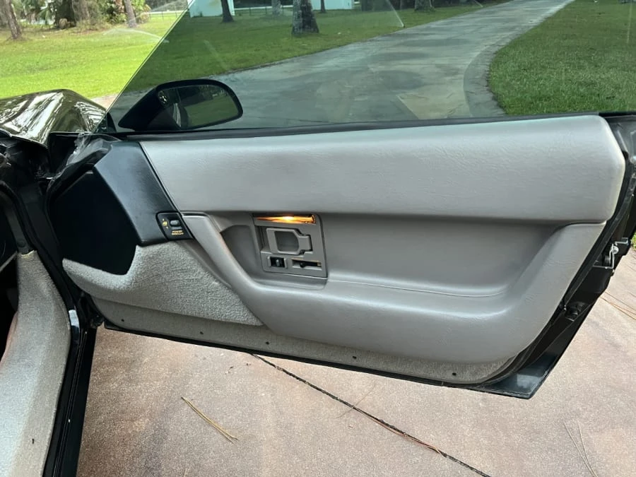 1991 Chevrolet Corvette C4 - Image 31 of 31