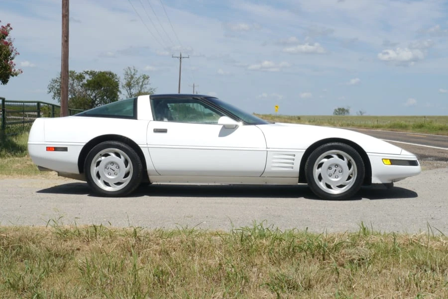 1991 Chevrolet Corvette C4 - Image 2 of 26