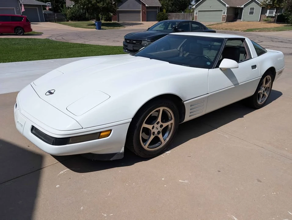 1991 Chevrolet Corvette C4 - Image 2 of 6
