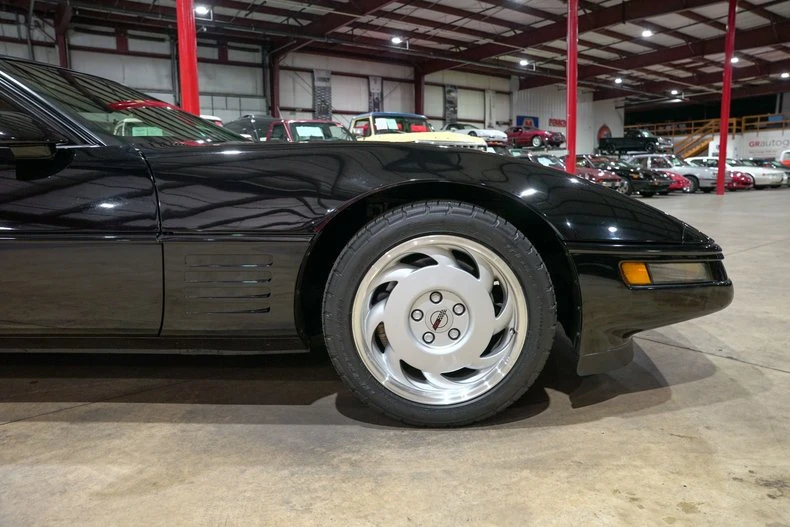 1991 Chevrolet Corvette C4 - Image 12 of 31