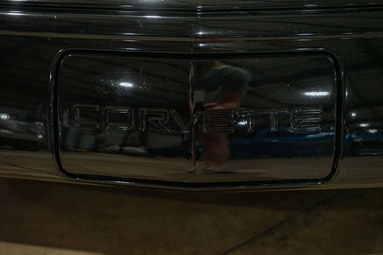 1991 Chevrolet Corvette C4 - Image 23 of 31