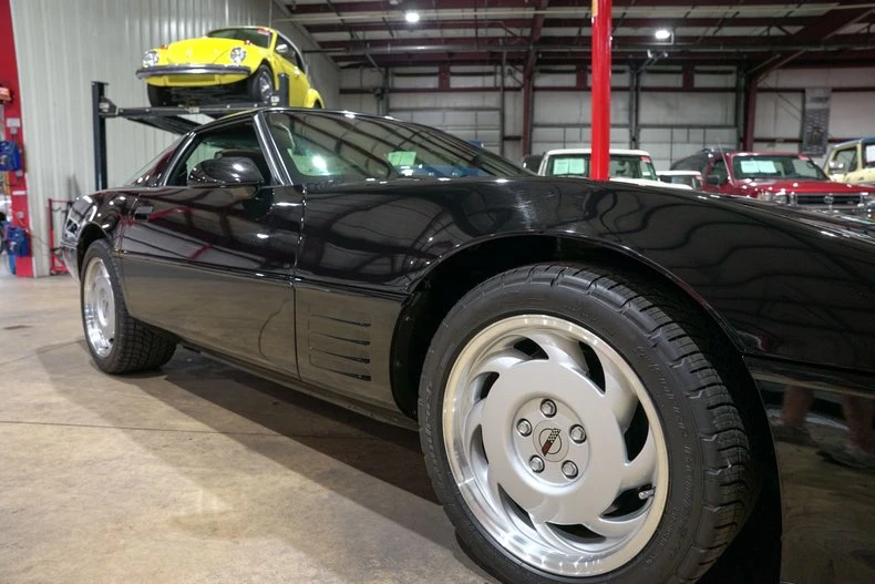 1991 Chevrolet Corvette C4 - Image 30 of 31
