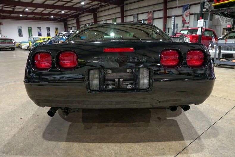 1991 Chevrolet Corvette C4 - Image 8 of 31