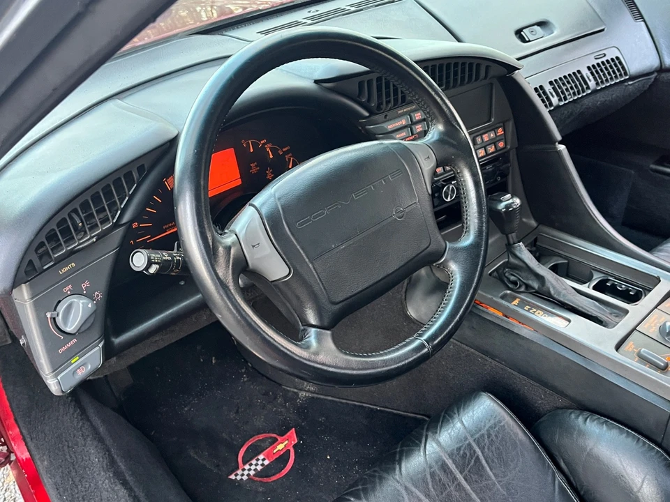 1991 Chevrolet Corvette C4 - Image 24 of 28