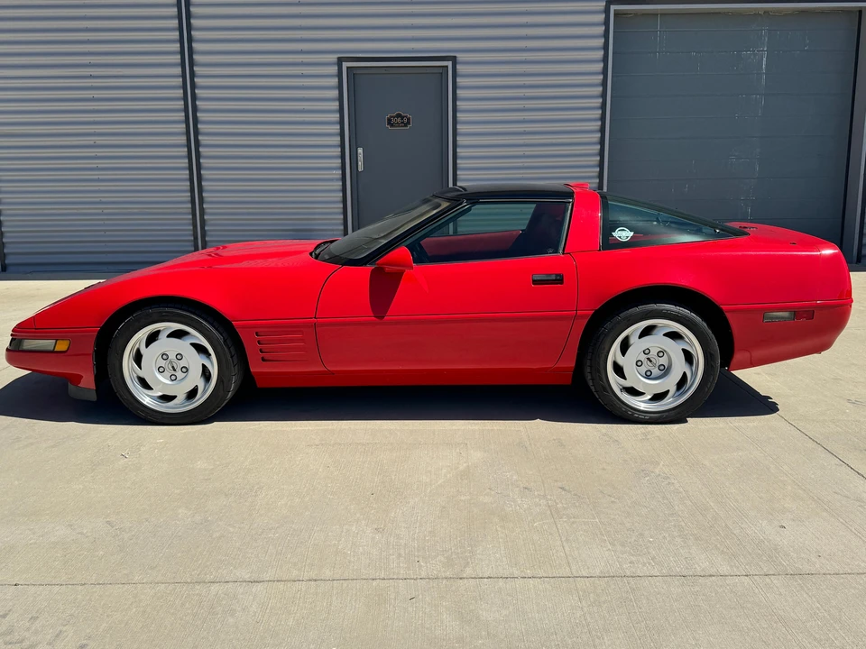1991 Chevrolet Corvette C4 ZR1 - Image 9 of 21