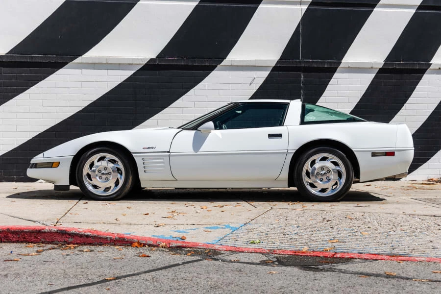 1991 Chevrolet Corvette C4 ZR1 - Image 2 of 18