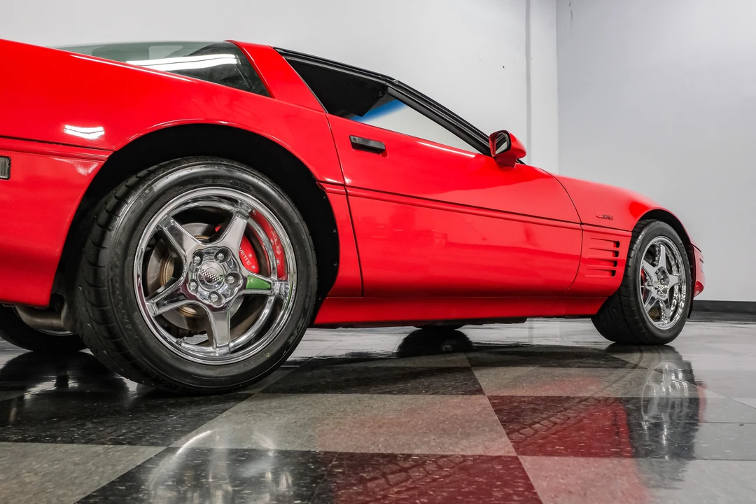 1991 Chevrolet Corvette C4 ZR1 - Image 30 of 31