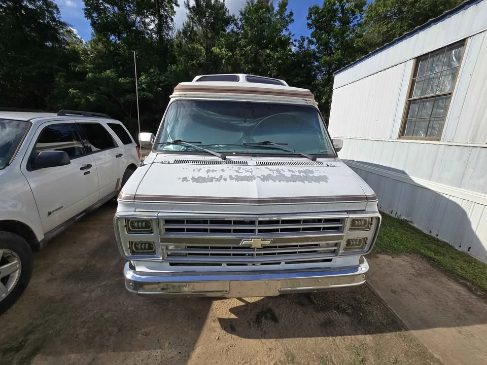 1991 Chevrolet G-Series Van - Image 2 of 19