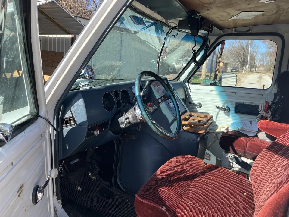 1991 Chevrolet G-Series Van - Image 9 of 16
