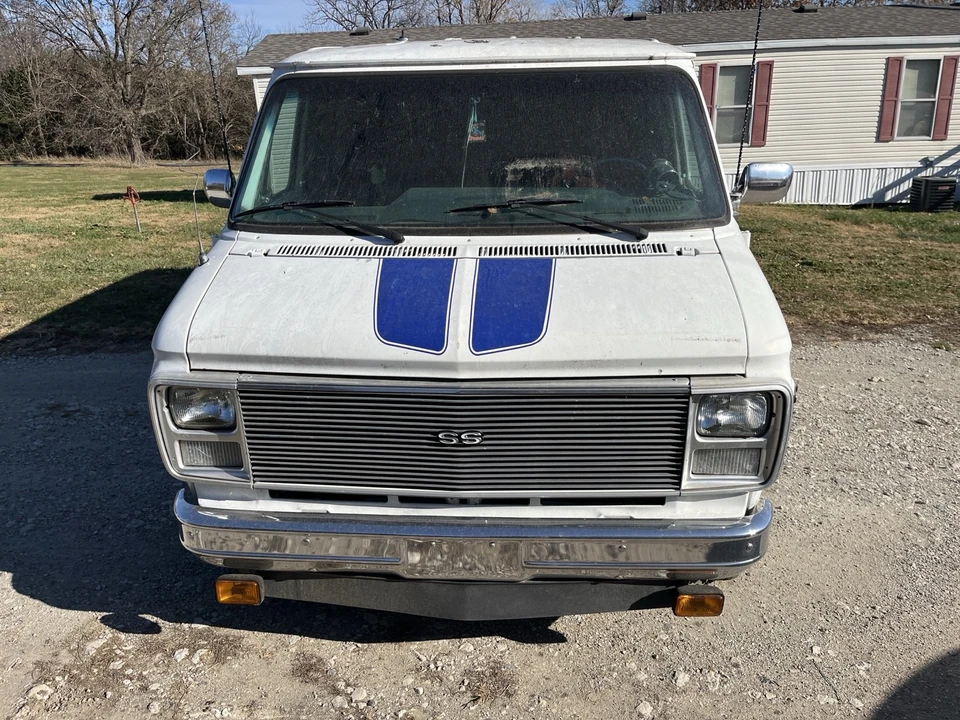 1991 Chevrolet G-Series Van - Image 2 of 16