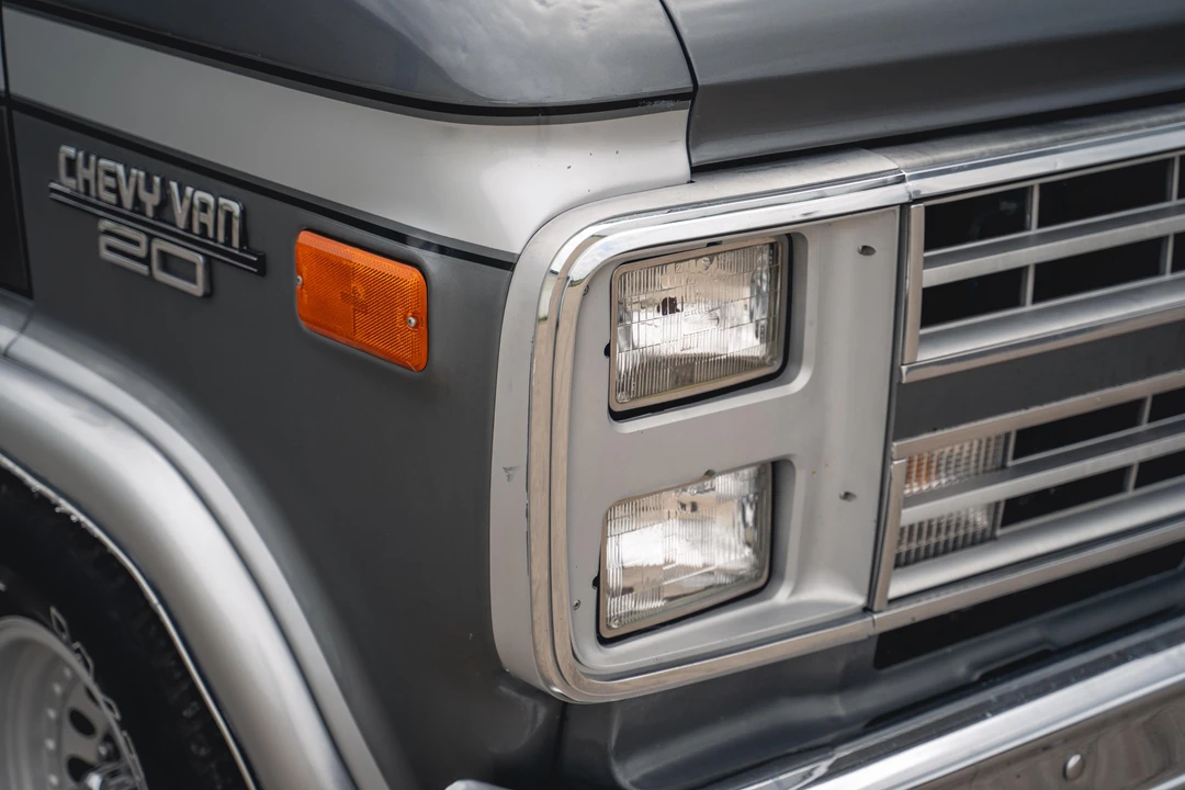 1991 Chevrolet G-Series Van - Image 25 of 31