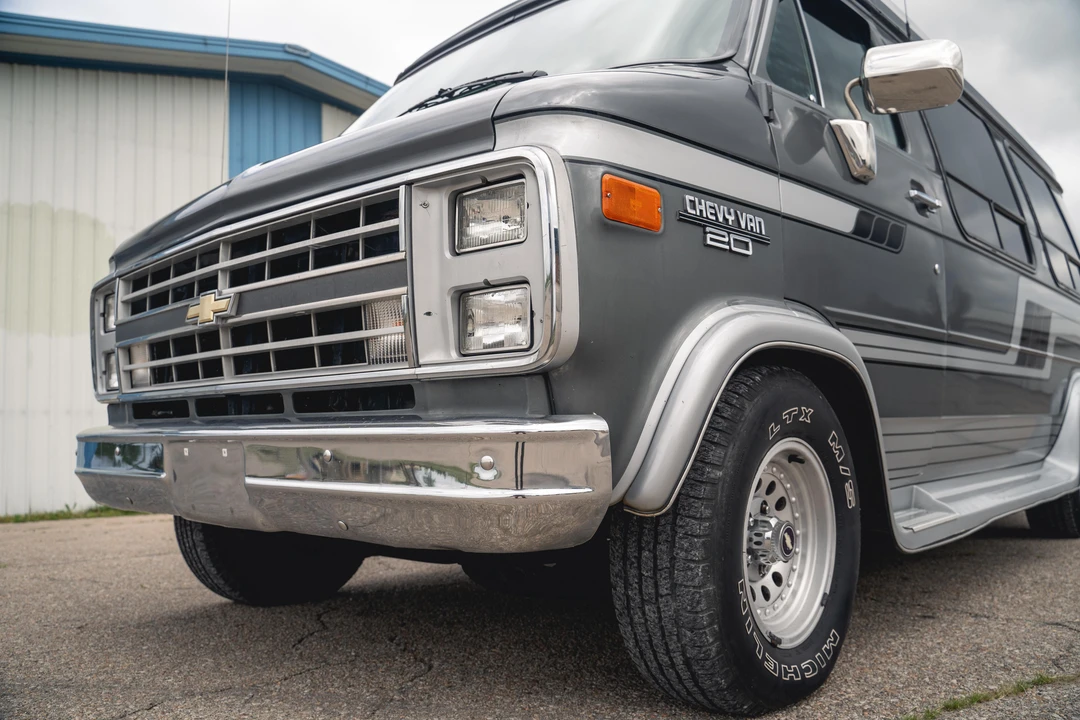 1991 Chevrolet G-Series Van - Image 15 of 31