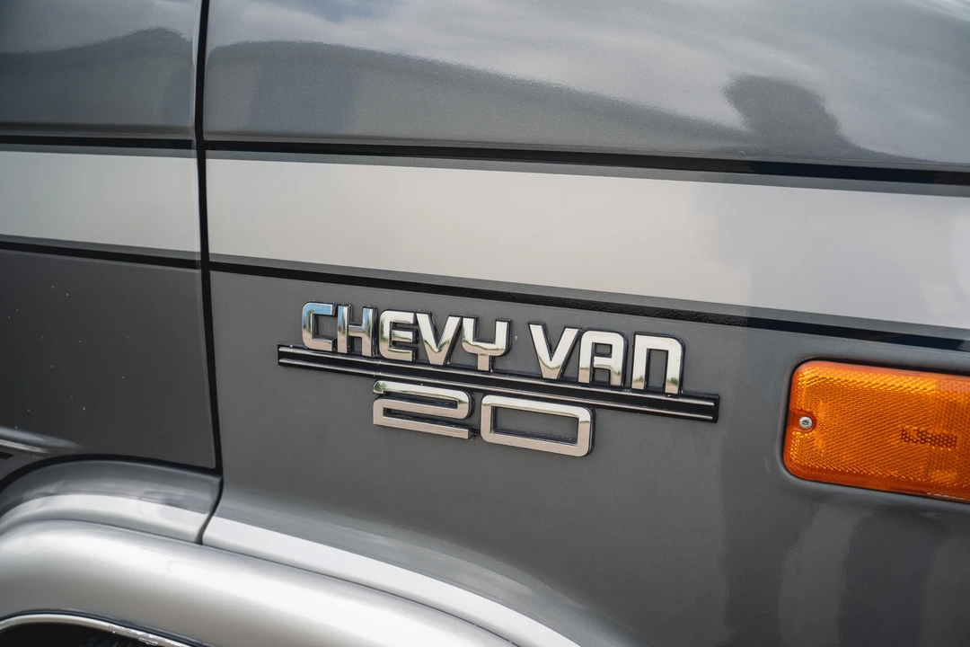 1991 Chevrolet G-Series Van - Image 24 of 31