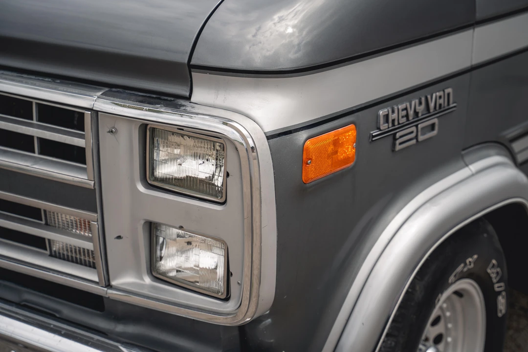 1991 Chevrolet G-Series Van - Image 27 of 31