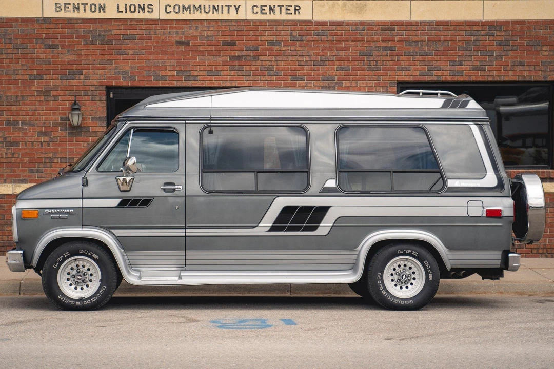 1991 Chevrolet G-Series Van - Image 7 of 31