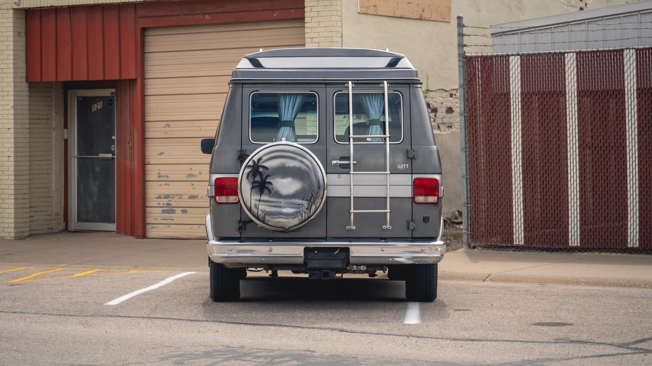 1991 Chevrolet G-Series Van - Image 11 of 31